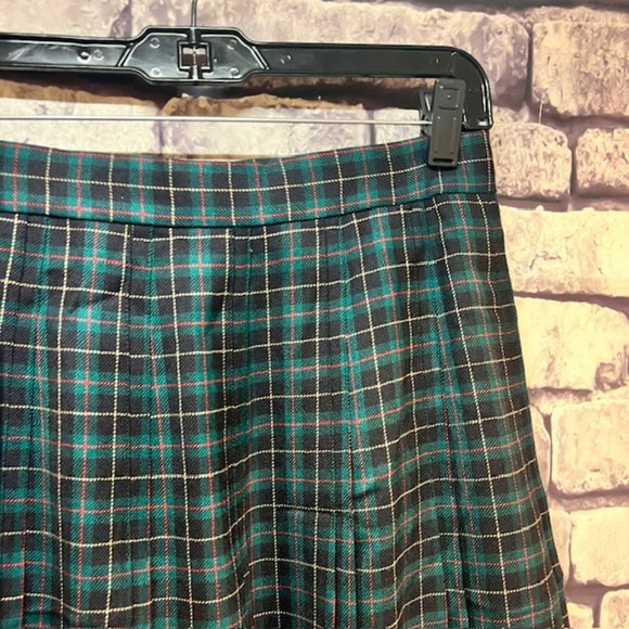Viyella Vintage Navy, Green & Red Plaid Wool Pleated Skirt Size 12 - Picture 7 of 9